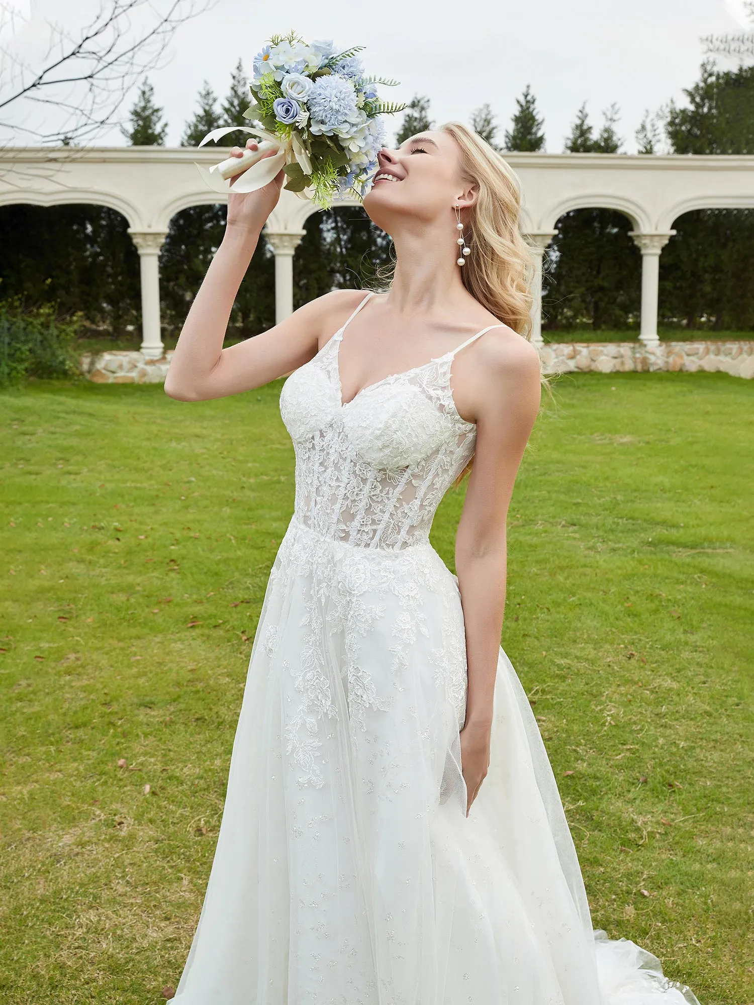 Appliqued Spaghetti Straps Tulle Lace Wedding Dress White