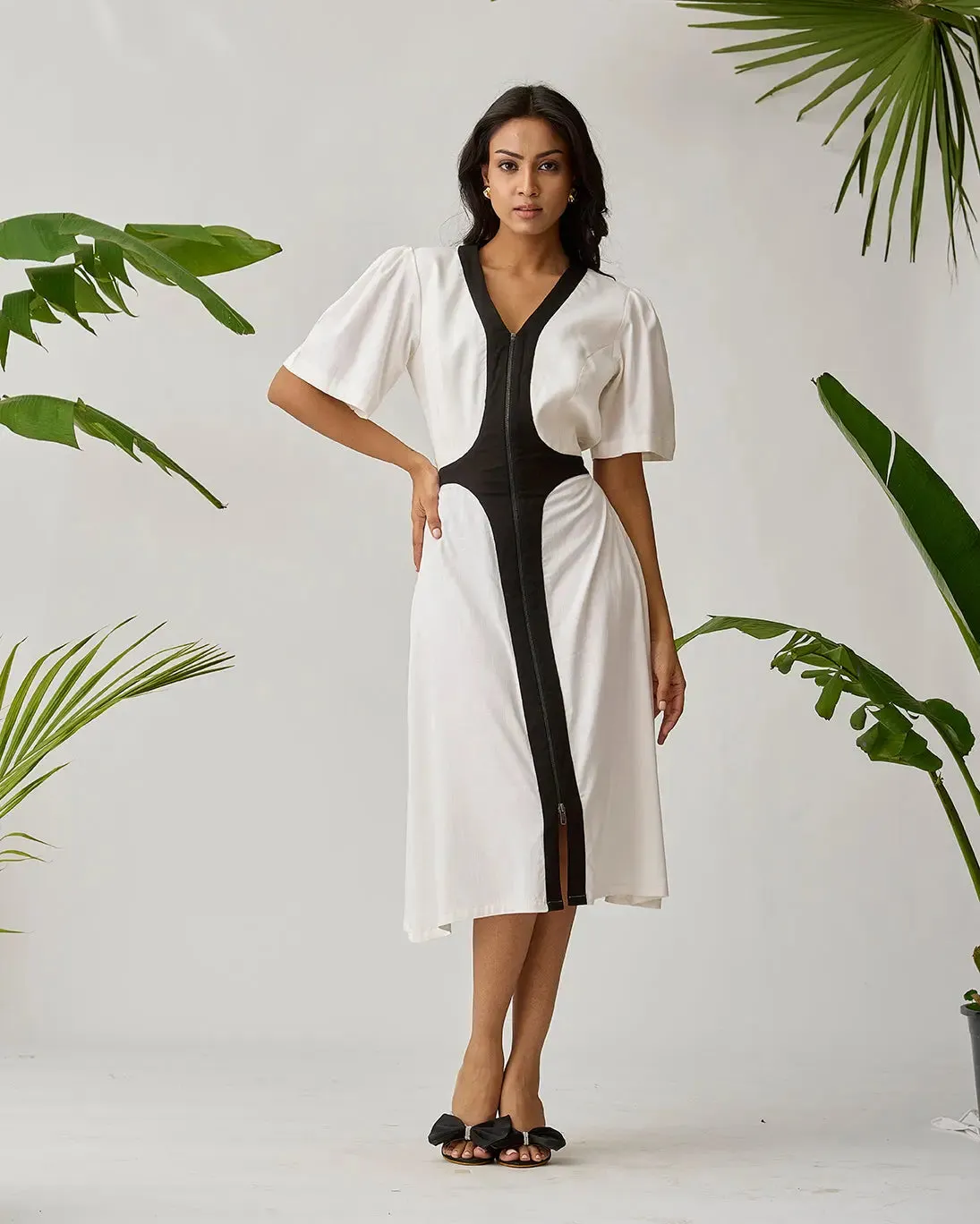 Chic Harmony Tri Tone Midi Dress