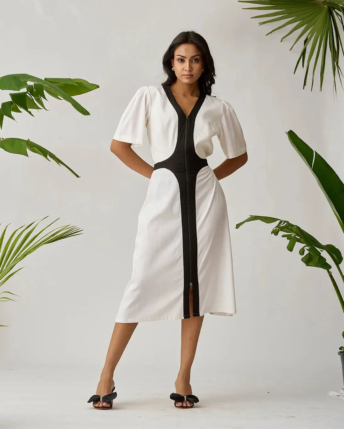 Chic Harmony Tri Tone Midi Dress