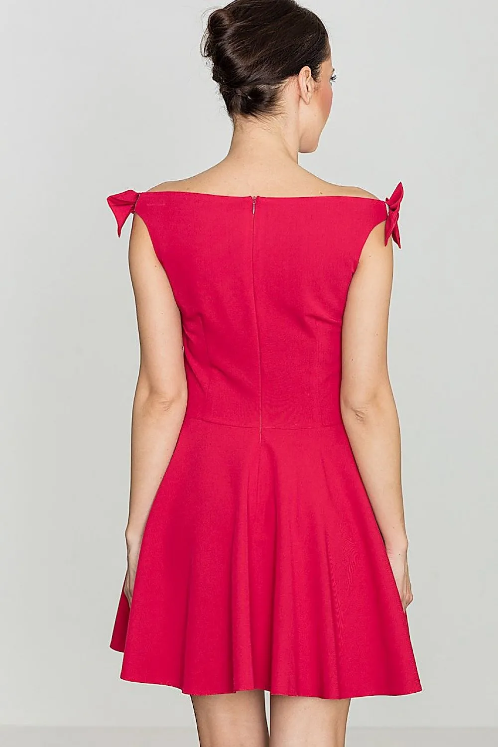 Elegant Bow-Embellished Cocktail Dress