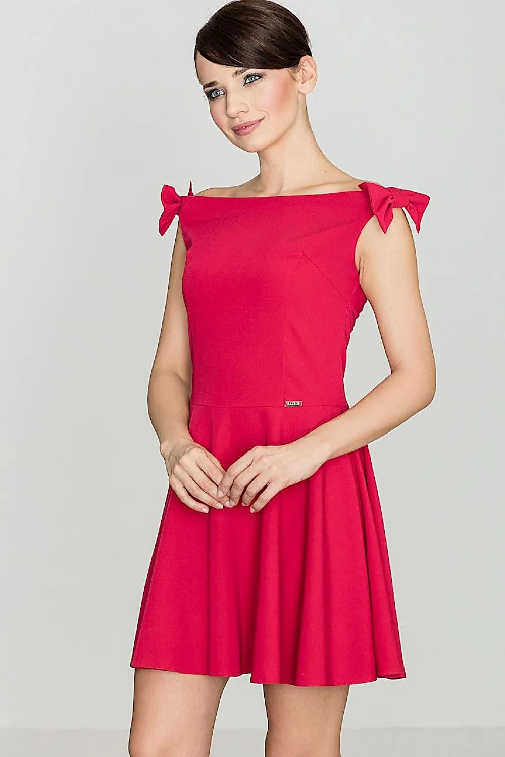 Elegant Bow-Embellished Cocktail Dress