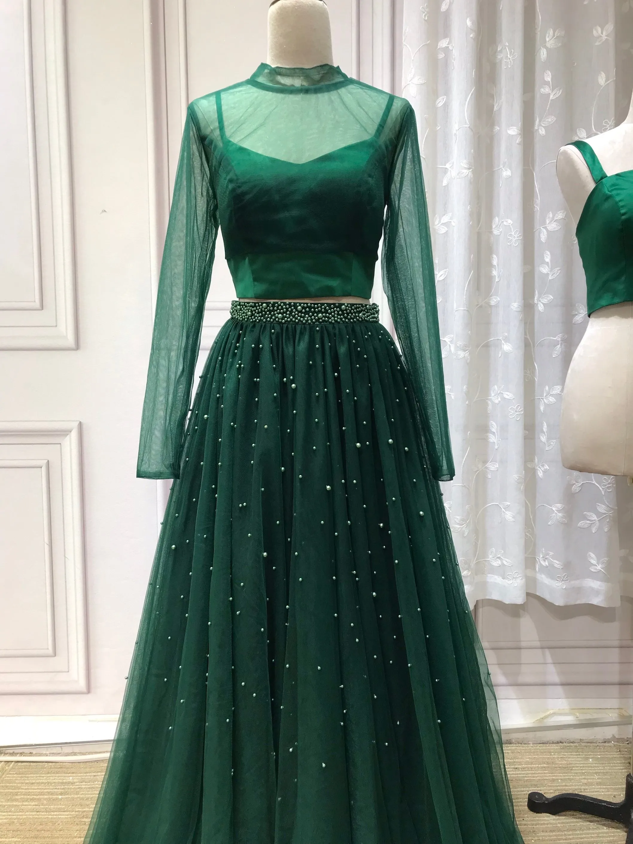 Gorgeous pearls beaded top and skirt separated two pieces emerald green tulle prom dress