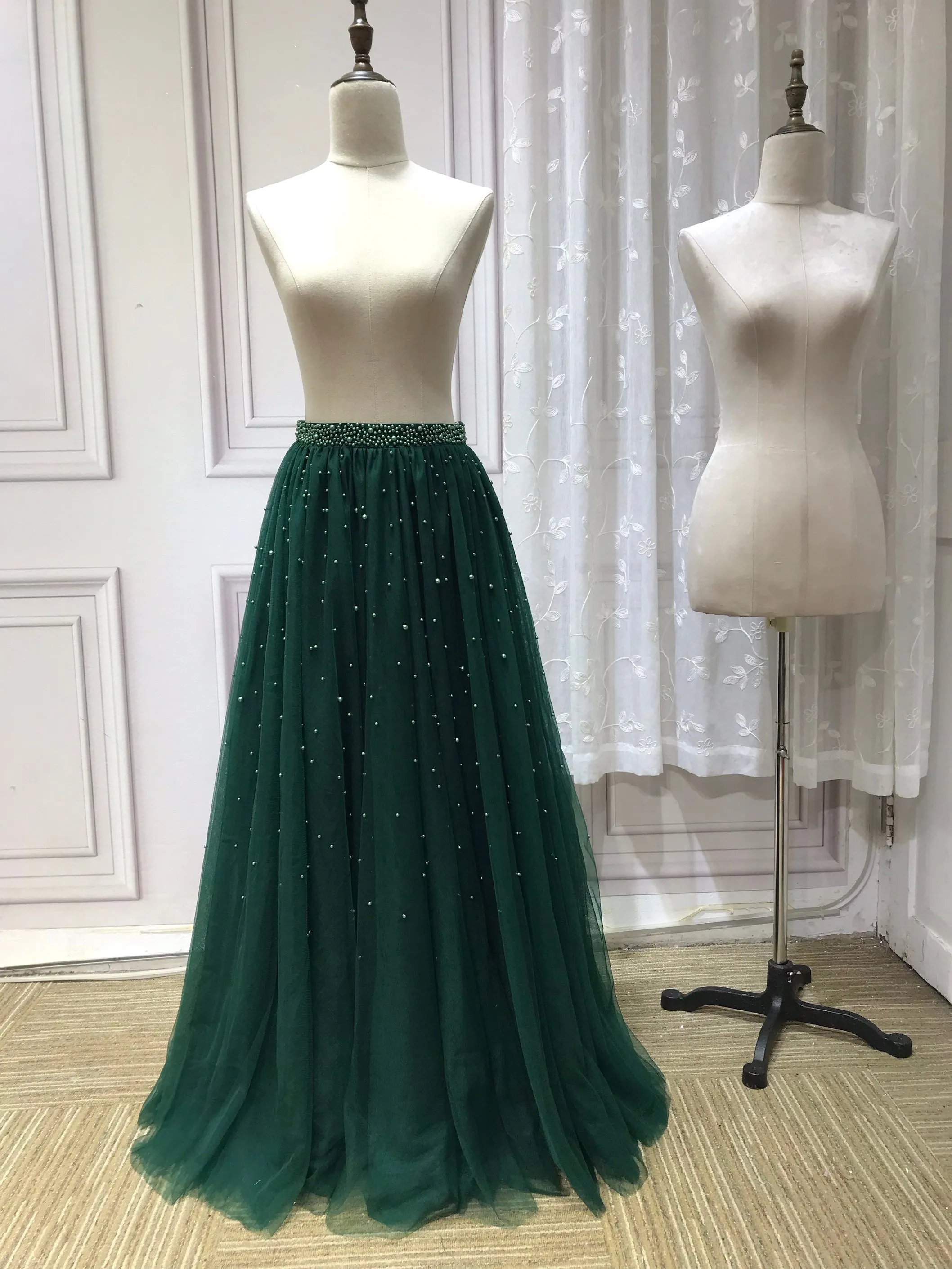Gorgeous pearls beaded top and skirt separated two pieces emerald green tulle prom dress