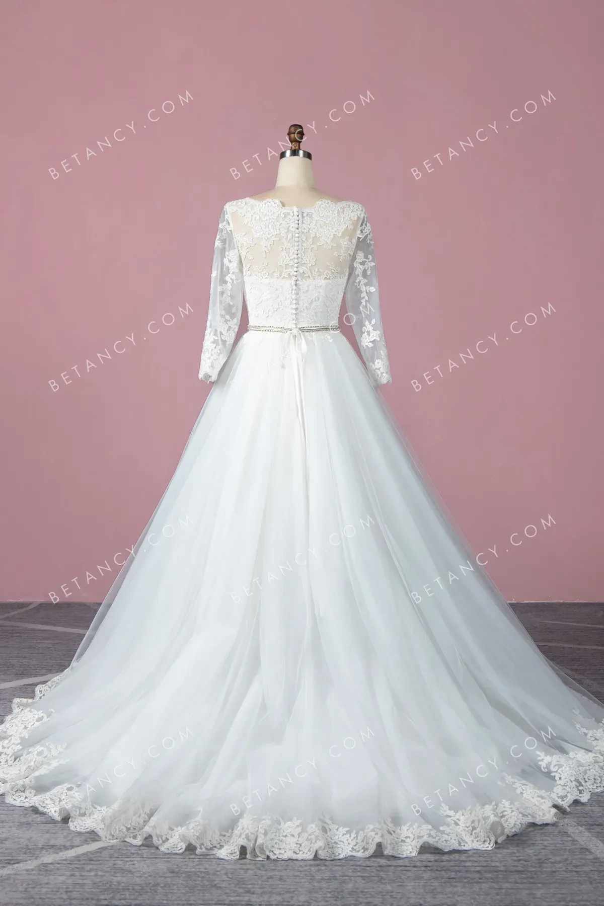 Modest Lace and Tulle 3/4 Sleeve Puffy Wedding Gown