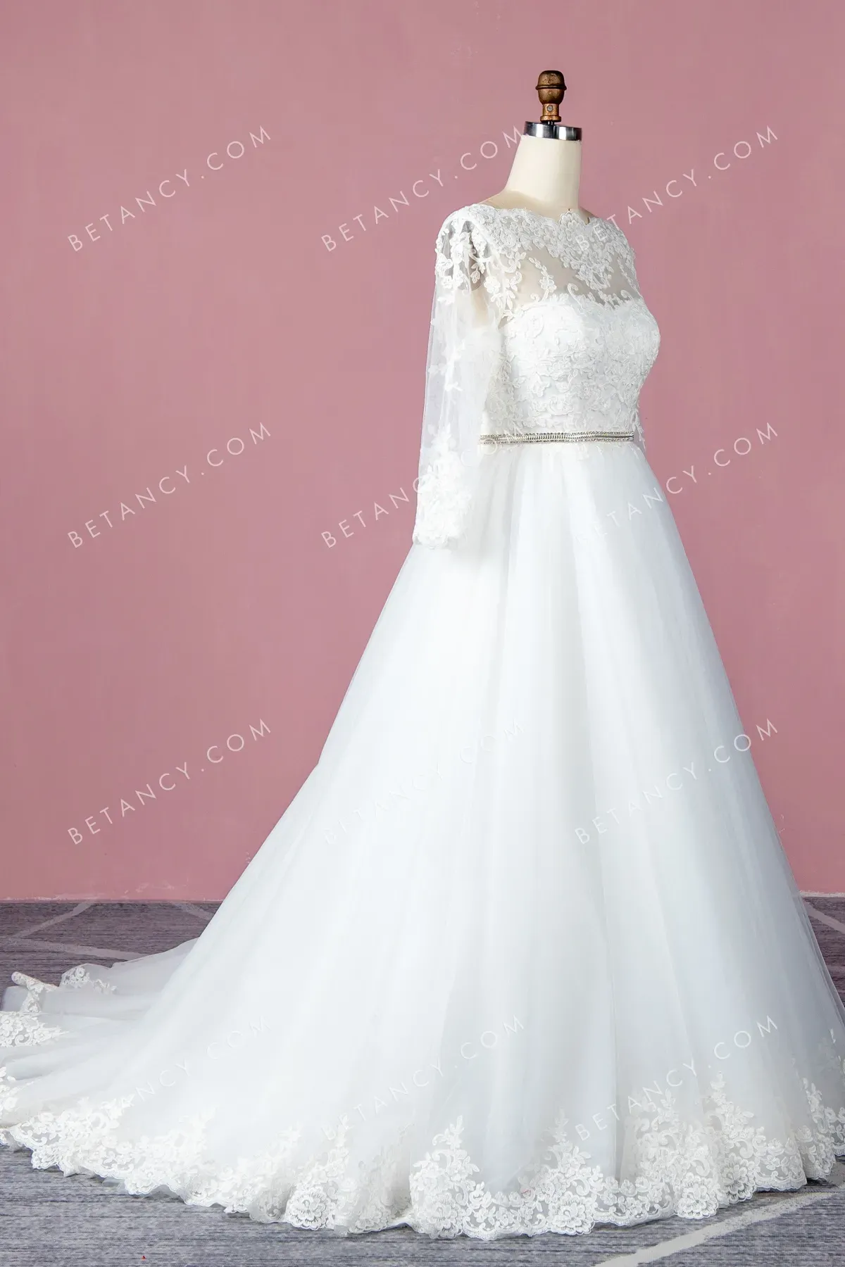 Modest Lace and Tulle 3/4 Sleeve Puffy Wedding Gown