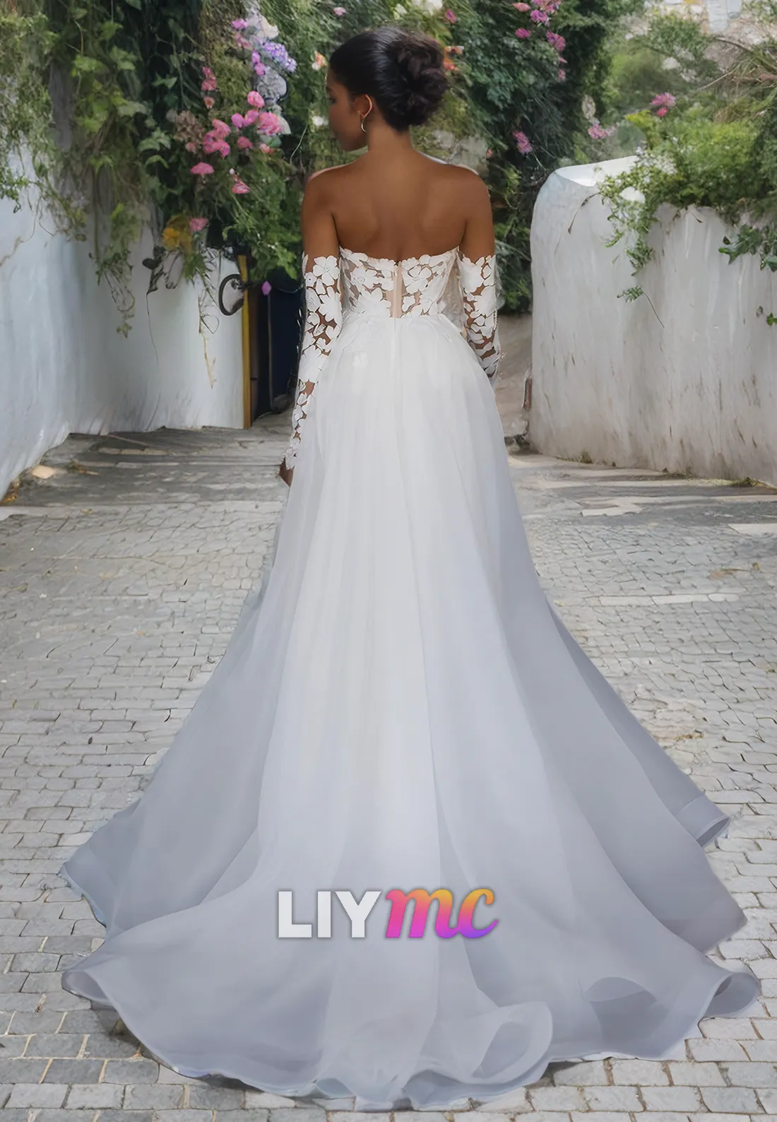Sweetheart Strapless Appliques Tulle A-Line Wedding Dress